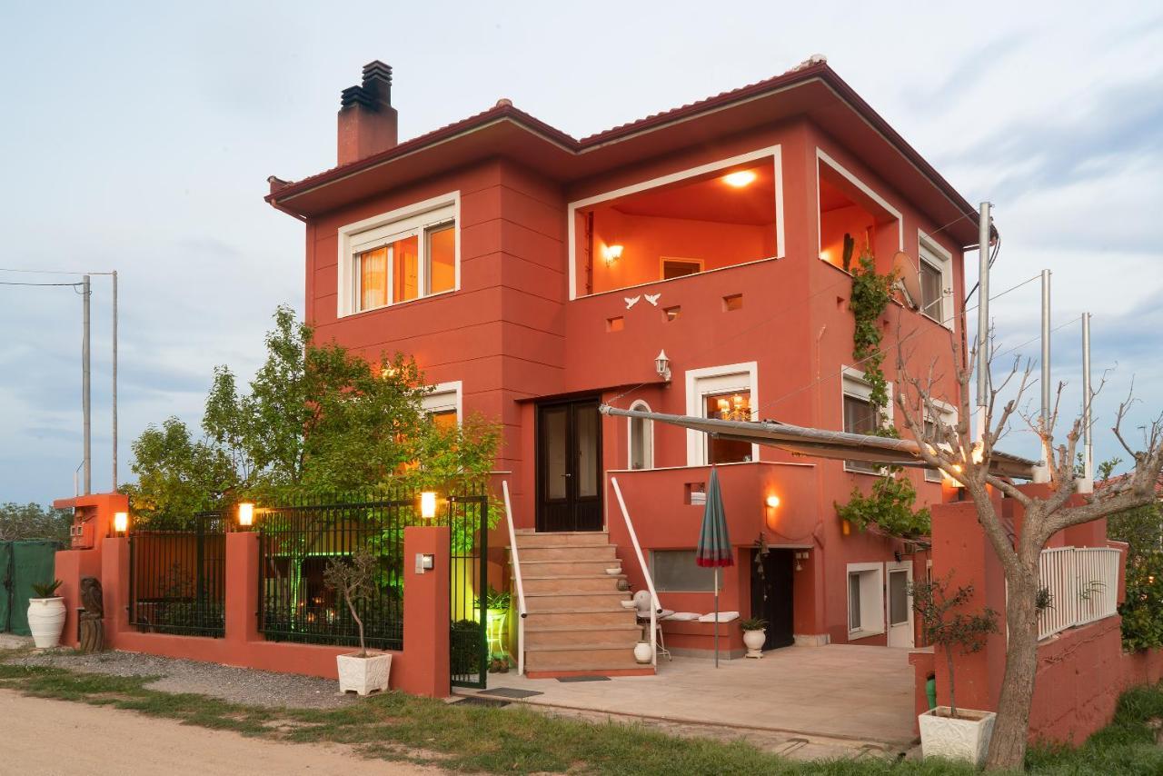 Villa The House Dimitra Nea Fokaia Exterior foto